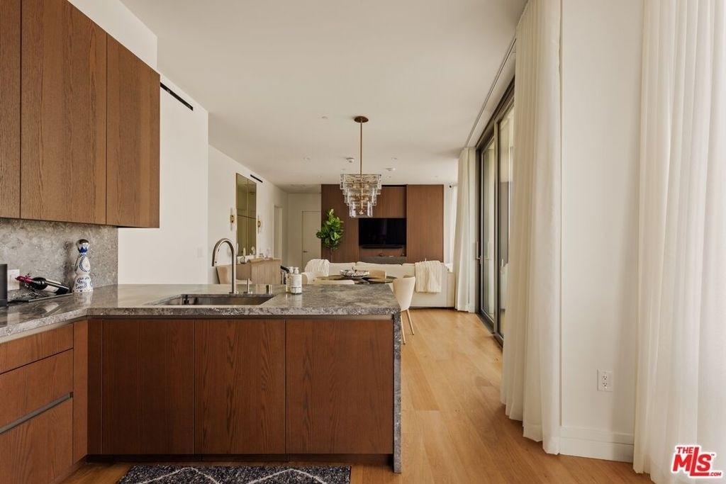 211 W Elm Court - Photo 7