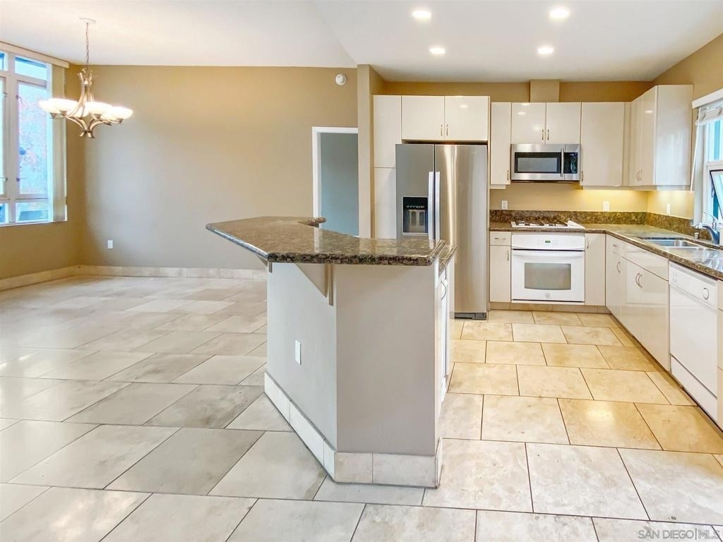 555 Front St - Photo 10