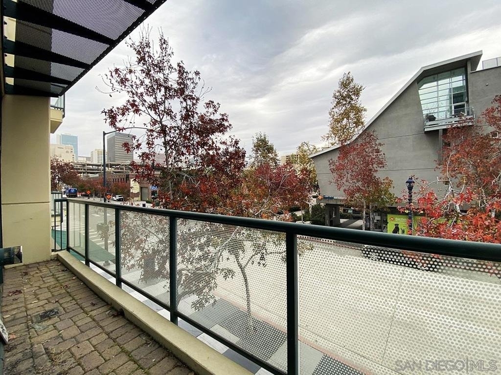 555 Front St - Photo 31