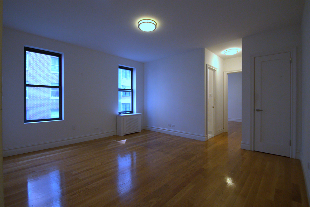 West 12th Street - Photo 0