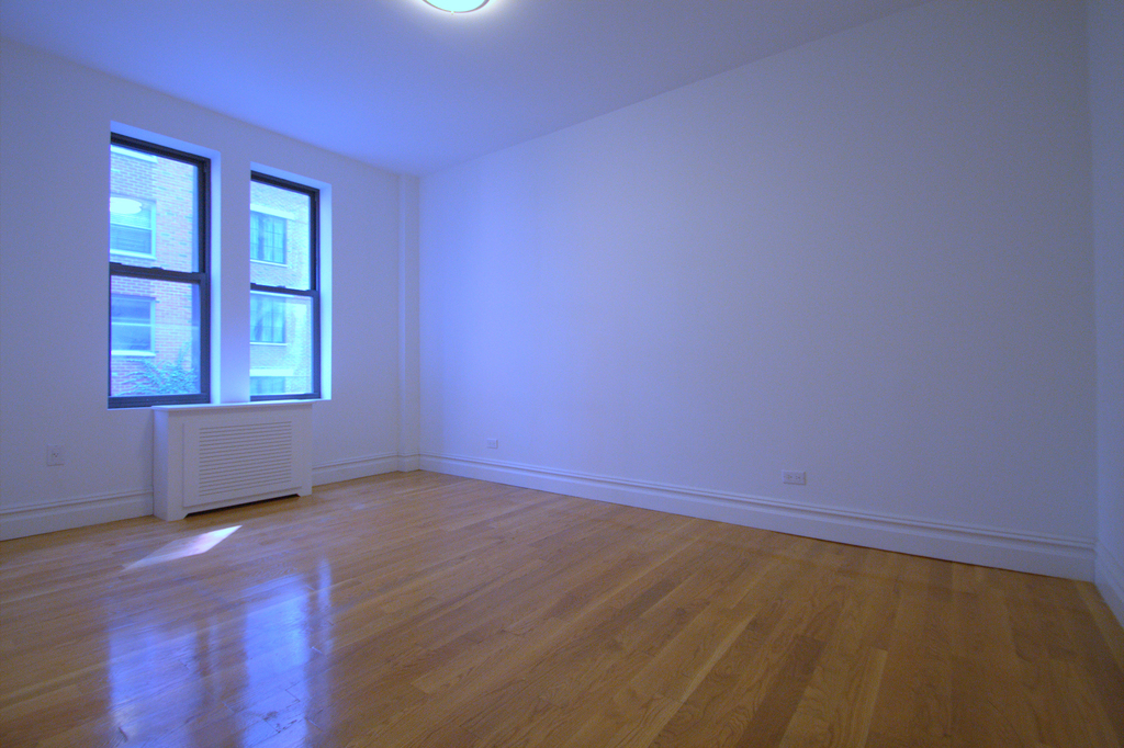 West 12th Street - Photo 2