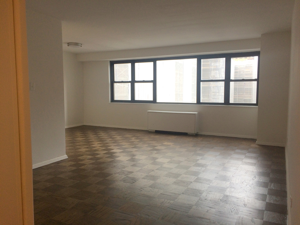 East 16th Street - Photo 2