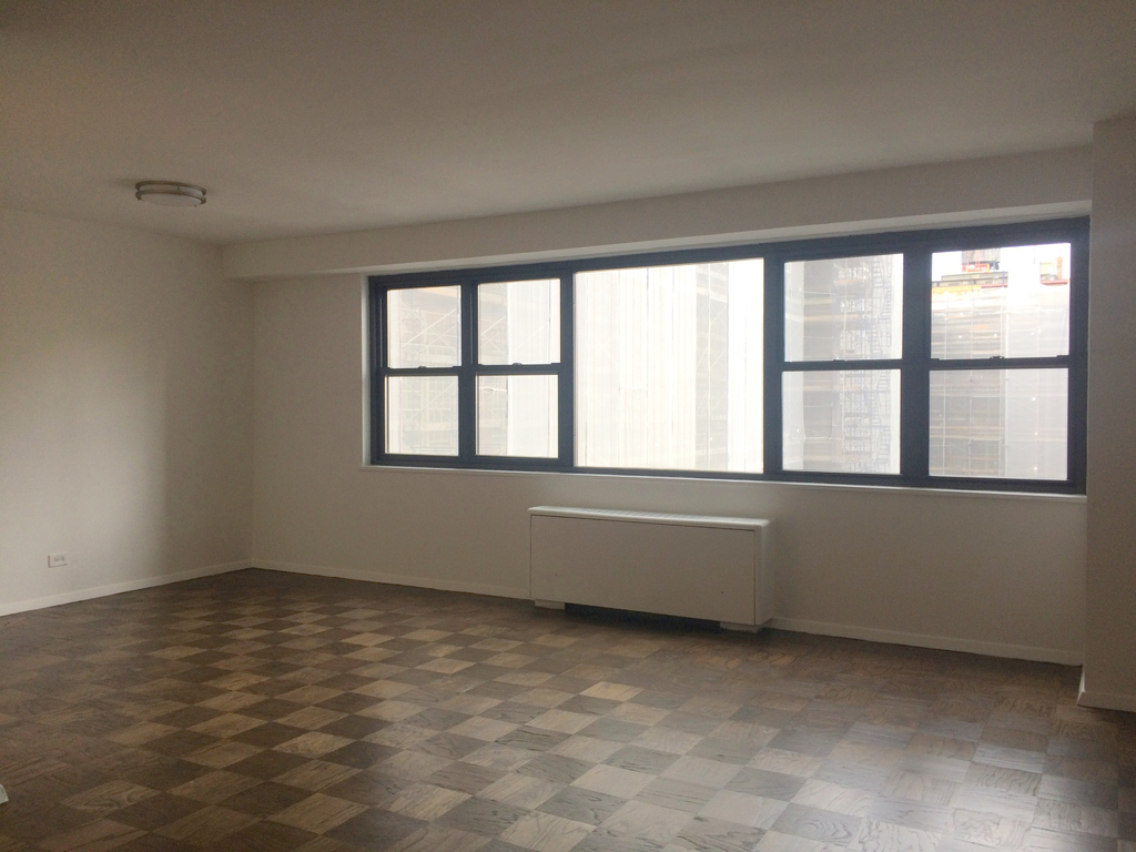 East 16th Street - Photo 3