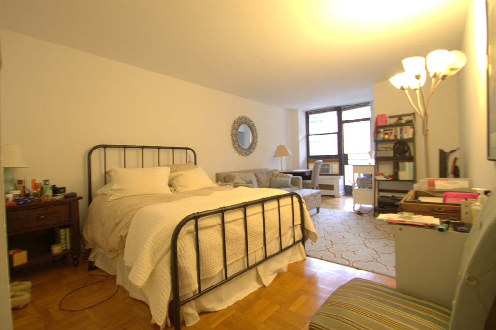 East 35th Street - Photo 0
