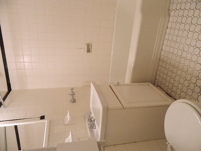East 55th Street - Photo 1