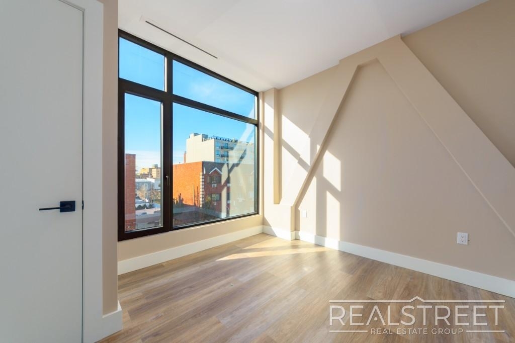 2801 Tilden Avenue - Photo 5
