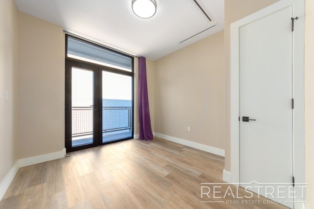 2801 Tilden Avenue - Photo 6