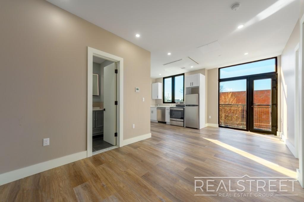 2801 Tilden Avenue - Photo 4