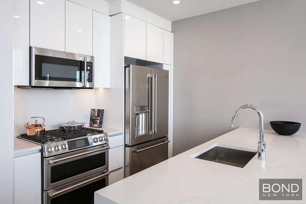 West 36th Street - Photo 3
