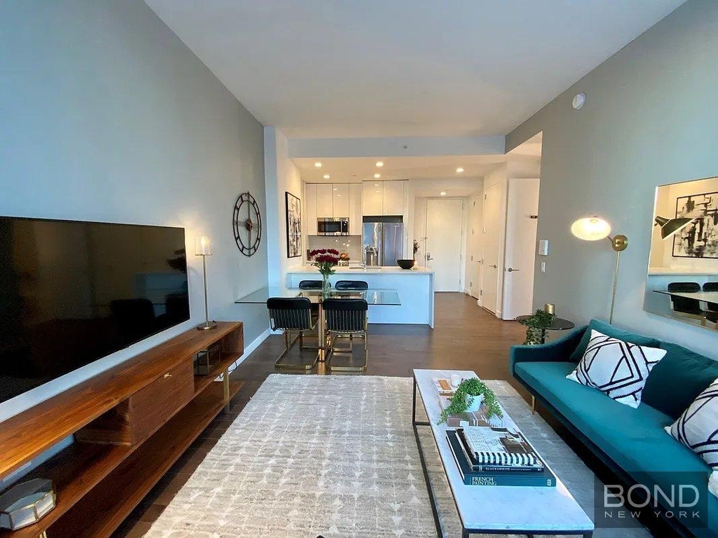 West 36th Street - Photo 1