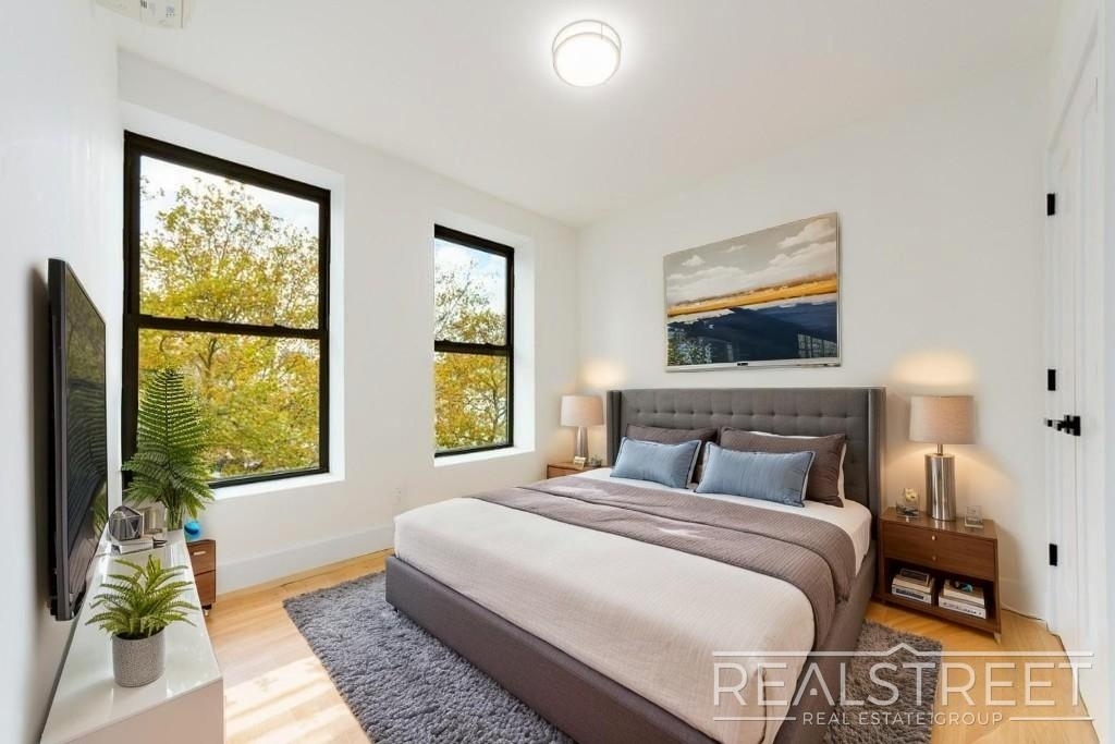 431 Dekalb Avenue - Photo 2