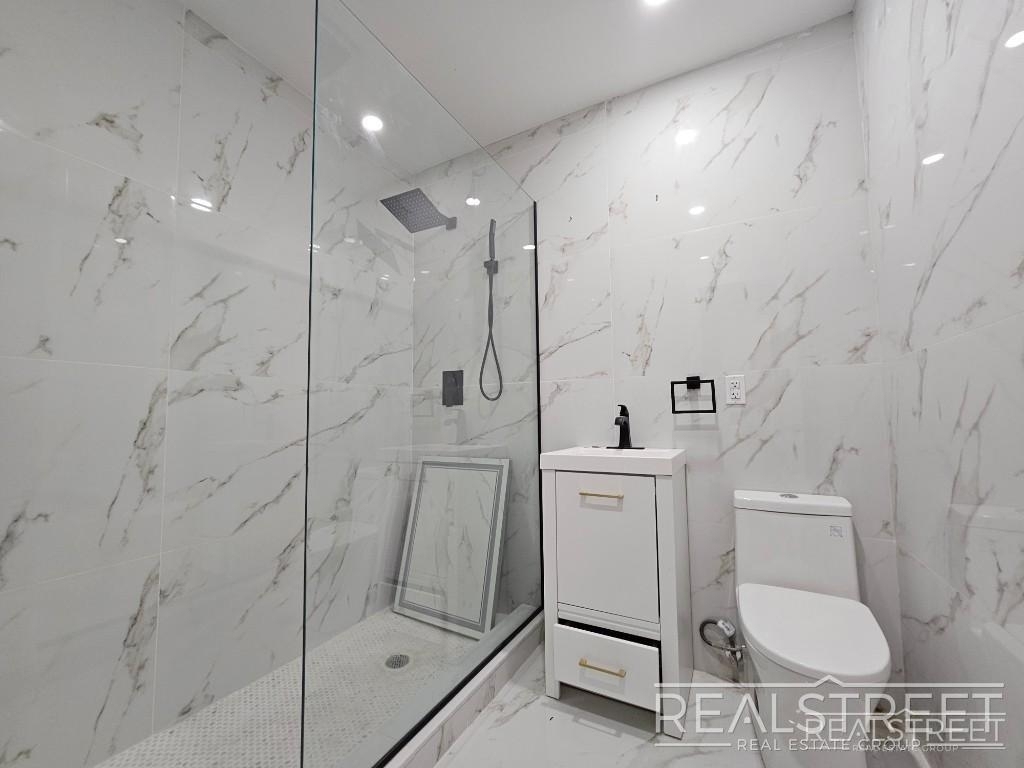 431 Dekalb Avenue - Photo 3