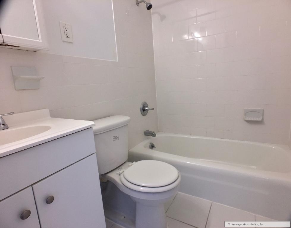 3333 Broadway - Photo 6