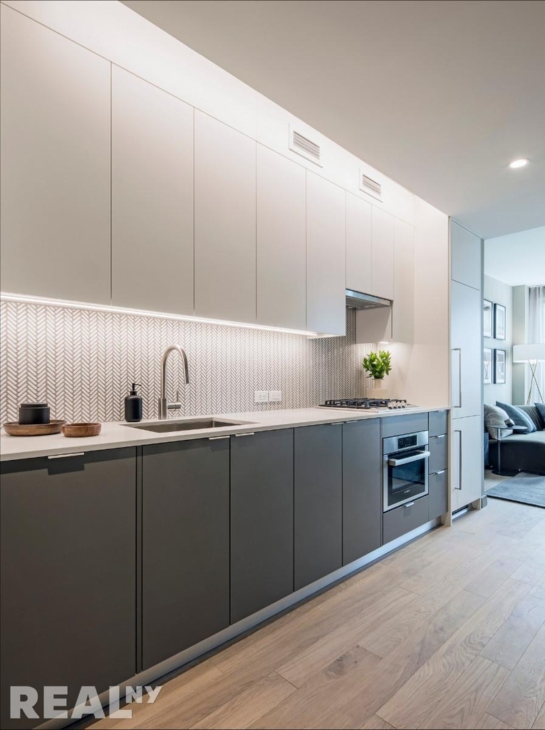 West 28th Street - Photo 1