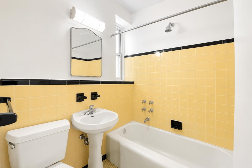 500 Kappock Street - Photo 6
