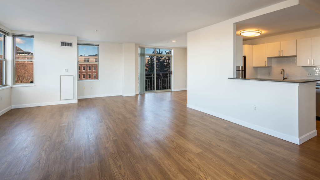 237 Moody St. - Photo 15