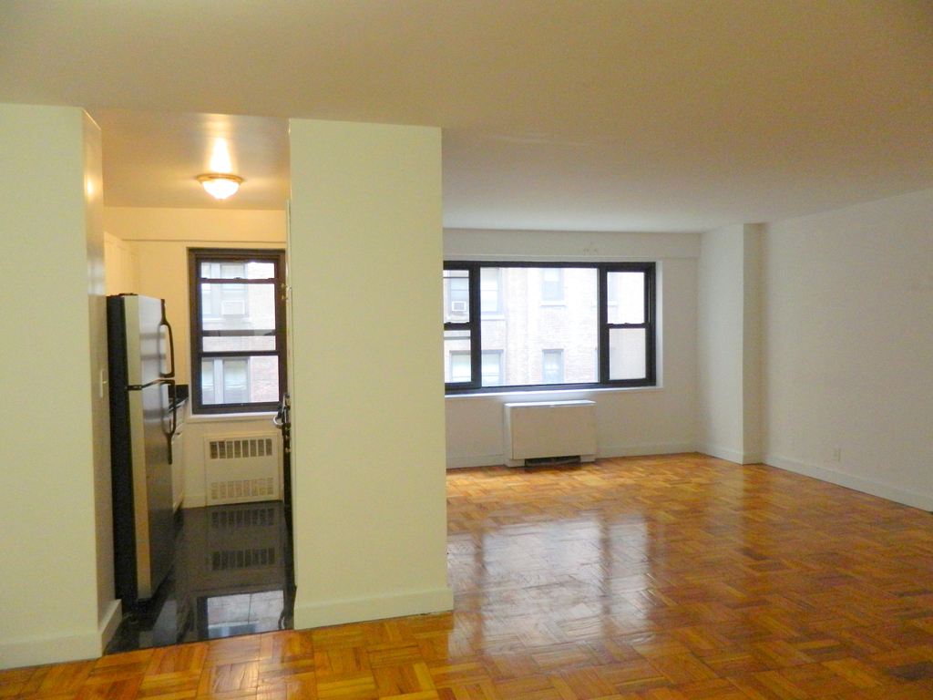 East 56th Street - Photo 0