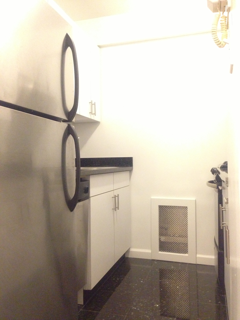 East 56th street - Photo 1