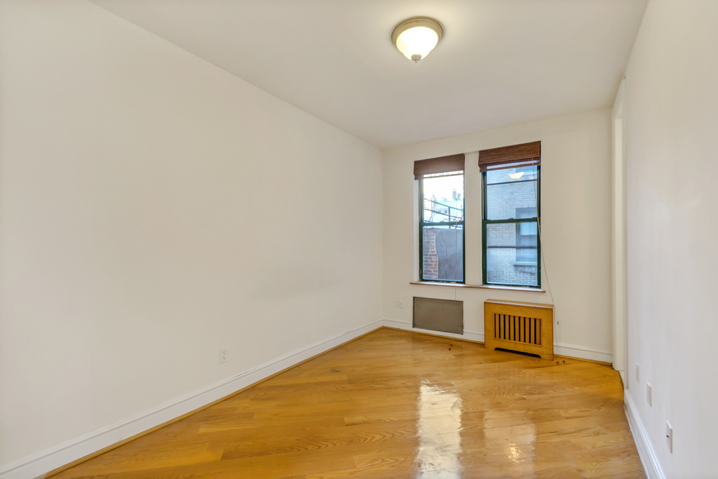 East 70th Street - Photo 3