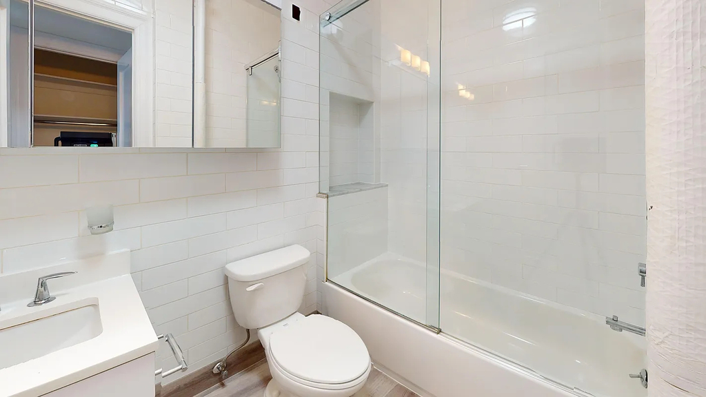 East 65th Street - Photo 3