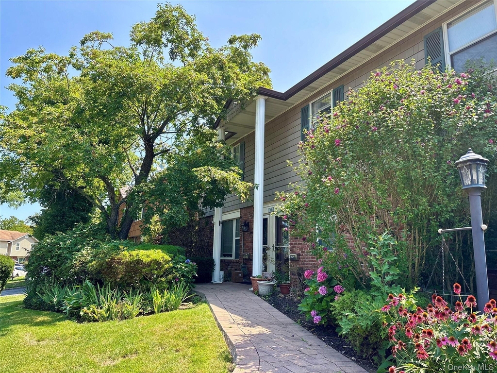 17 Alex Lane - Photo 1