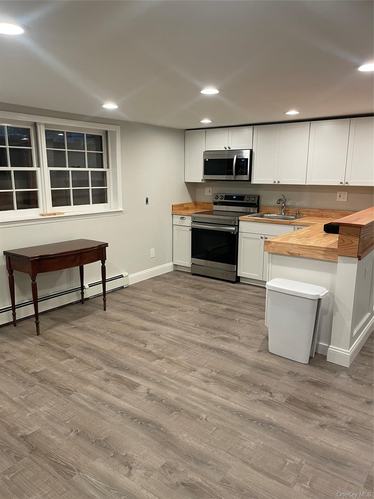 16 Houghton Boulevard - Photo 1