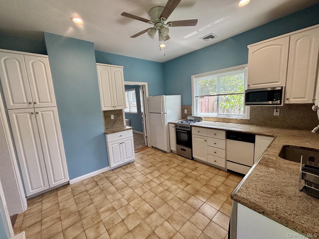 42 Bella Vista Avenue - Photo 1