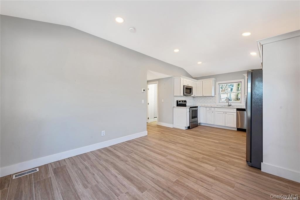 134 Ralph Avenue - Photo 6