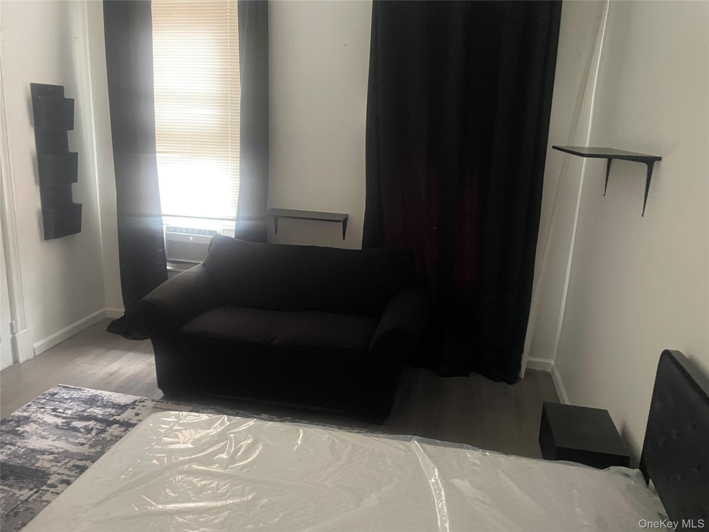 135 Fifth Avenue - Photo 4