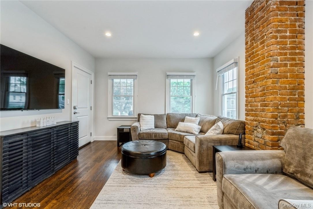 338 Palmer Avenue - Photo 2
