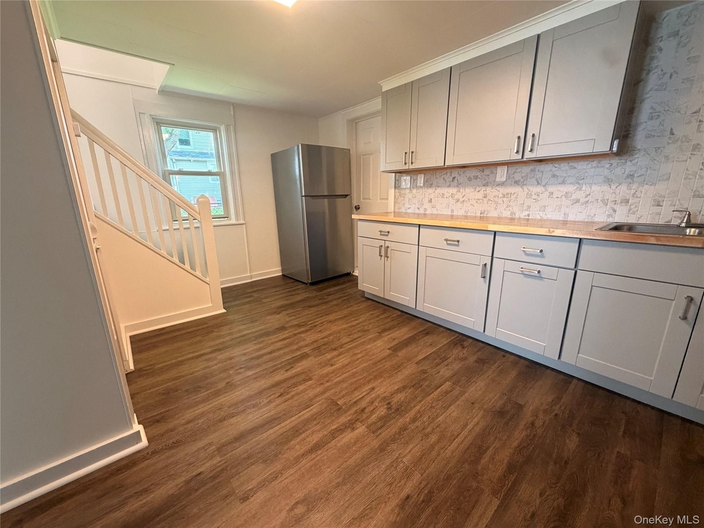 94 Center Street - Photo 8
