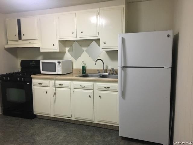 13 Benton Avenue - Photo 2