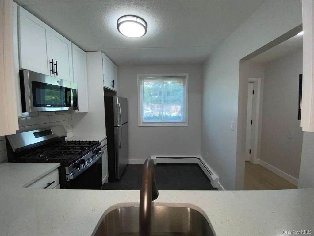 85 N Middletown Road - Photo 2
