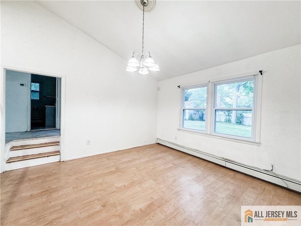742 Grove Avenue - Photo 8