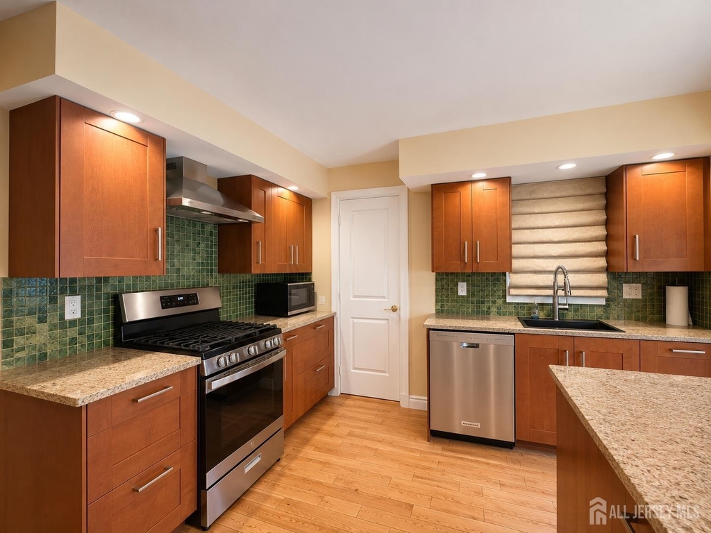 41 Harrison Street - Photo 2
