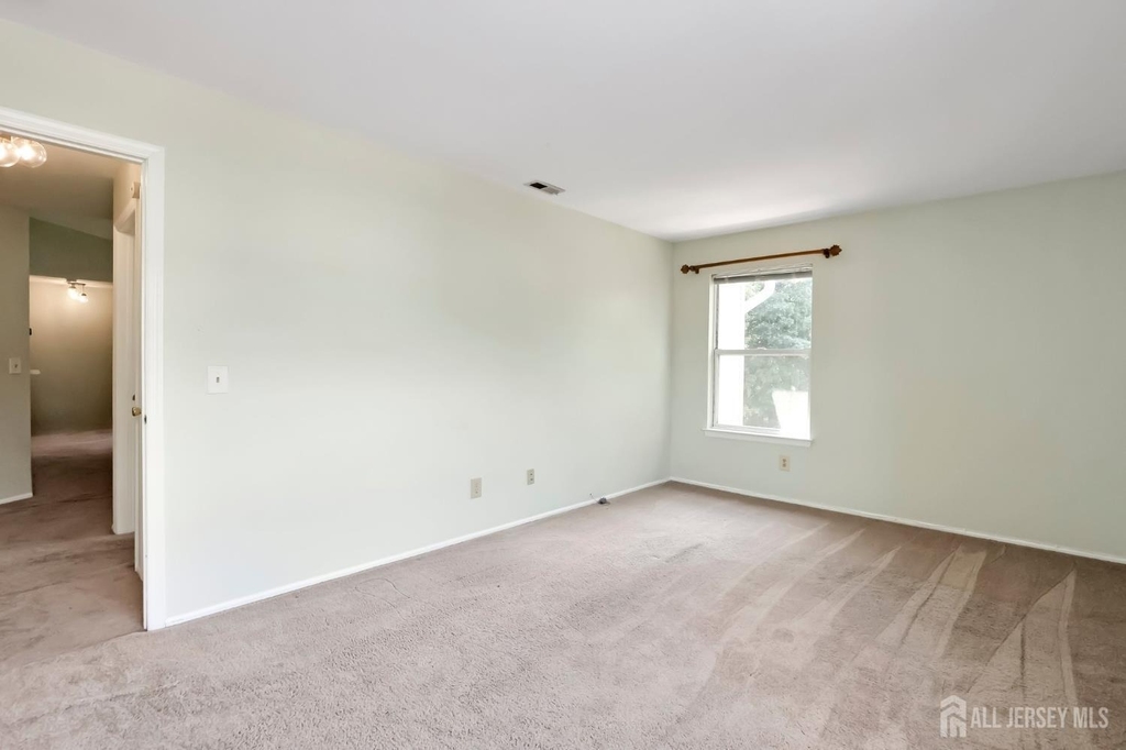 4 Chelsea Drive - Photo 14