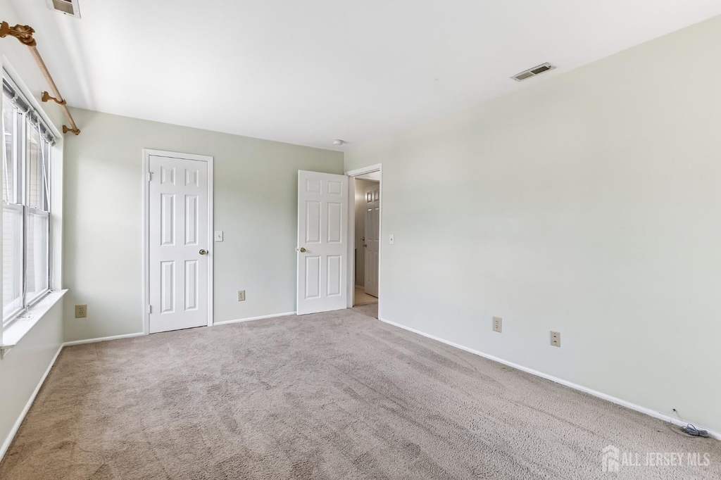 4 Chelsea Drive - Photo 15
