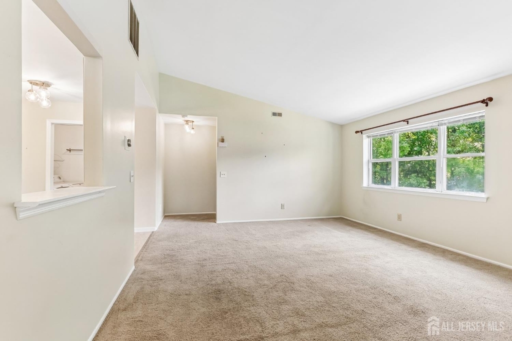 4 Chelsea Drive - Photo 3