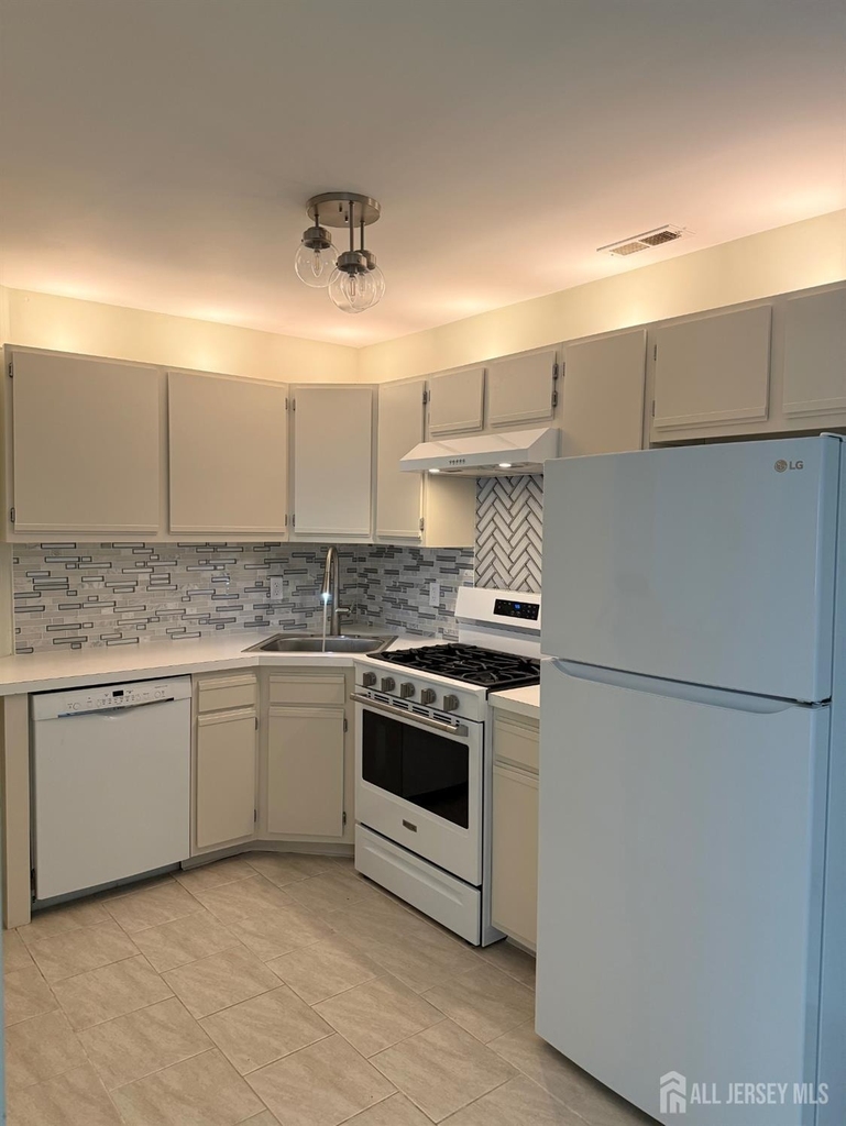 4 Chelsea Drive - Photo 8