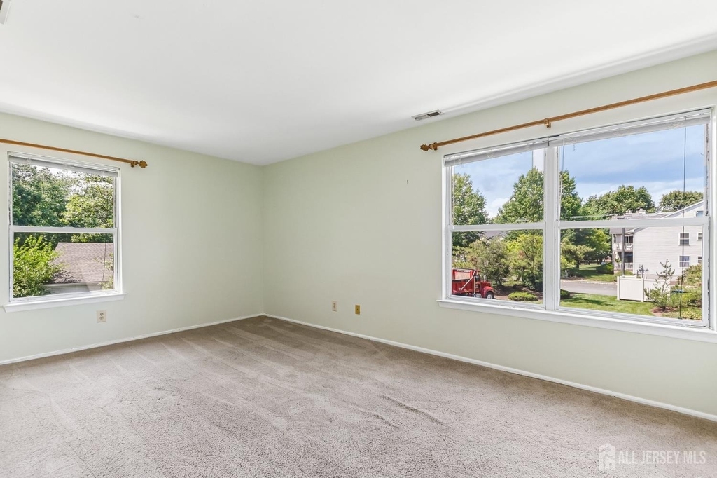 4 Chelsea Drive - Photo 16