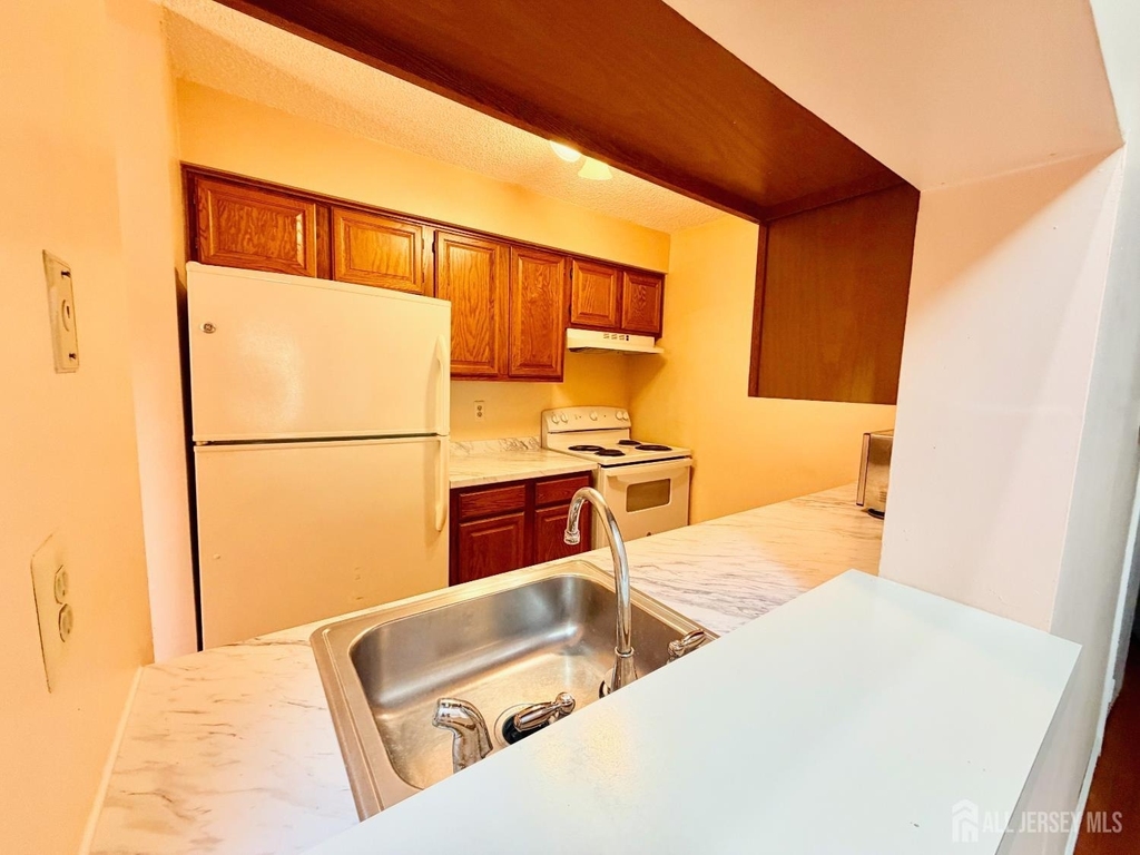 2310 Ravens Crest Drive - Photo 10