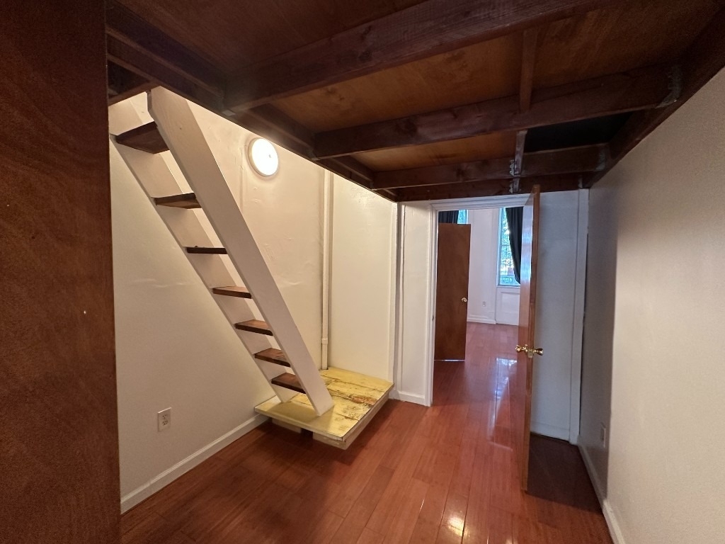 223 Van Brunt Street - Photo 4