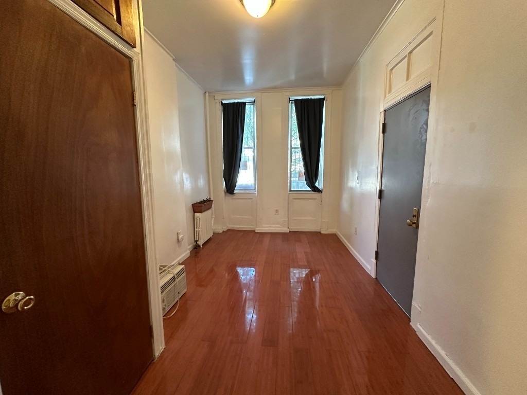 223 Van Brunt Street - Photo 6