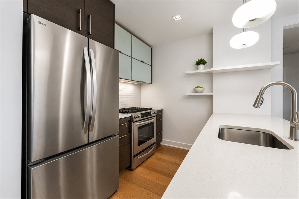 21-45 44th Drive - Photo 2