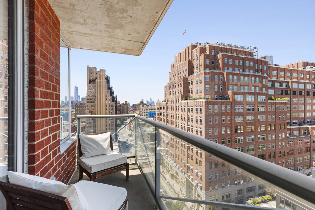 270 W 17th Street - Photo 6