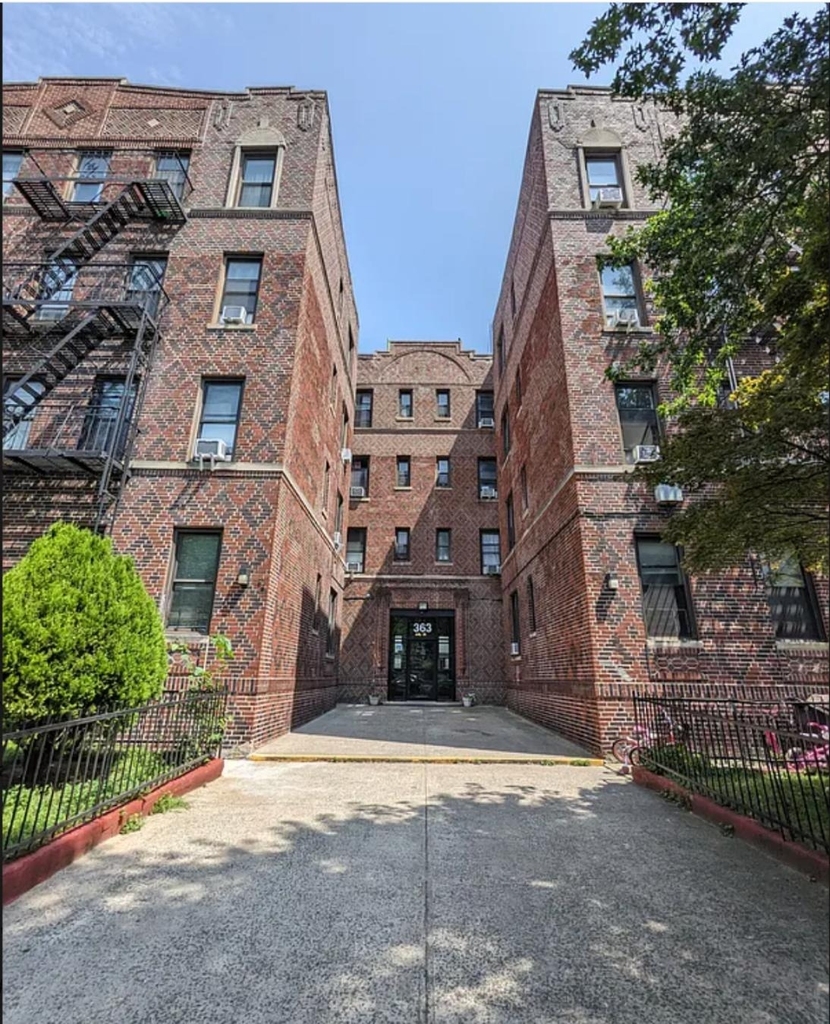 363 Ocean Parkway - Photo 6