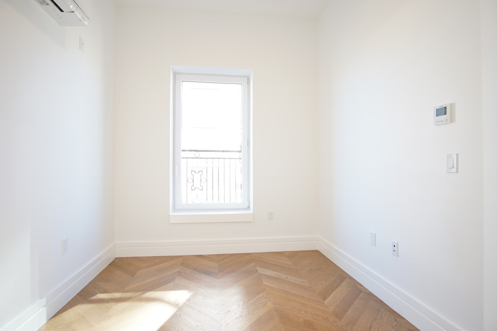 370 Lenox Avenue - Photo 3