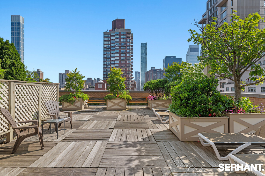 301 E 63rd Street - Photo 12