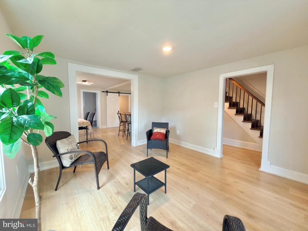 553 Highland Avenue - Photo 10