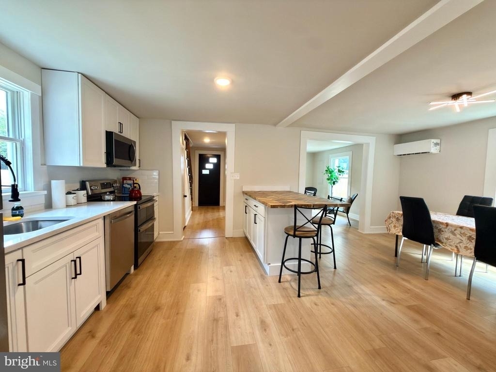 553 Highland Avenue - Photo 9
